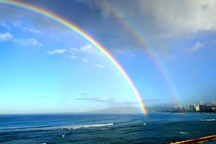 差別や暴力のない明日へ、更に更に共に進んで行きたいです。 写真は去年ハワイ・ホノルルで撮影したダブルレインボーです、